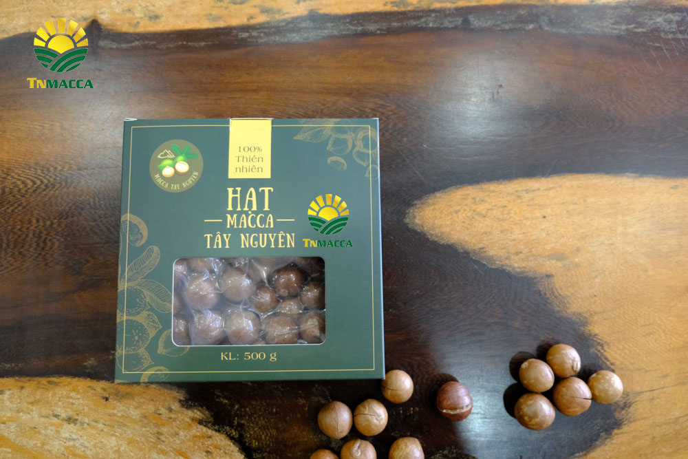 Hạt Macca tách vỏ bằng cách gì với người trồng cây macca